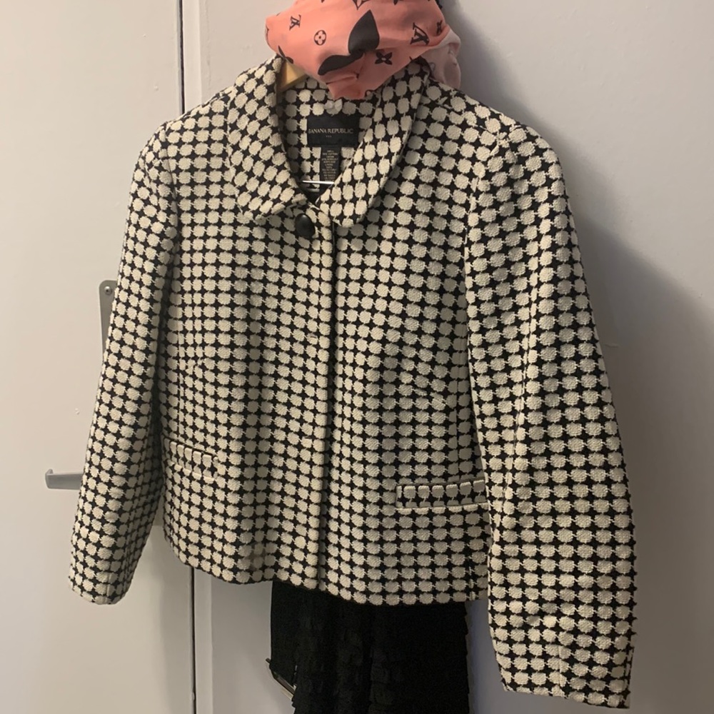 Banana Republic size 10 adorable black white suit jacket never used 10/10